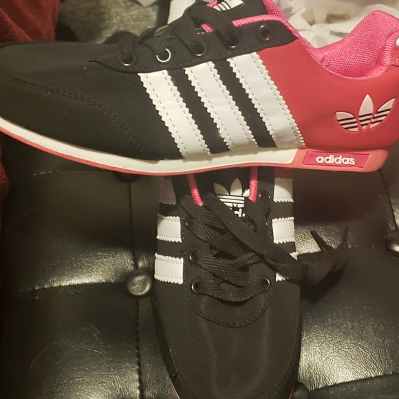 Womens/kids adidas - Picture 2 of 3